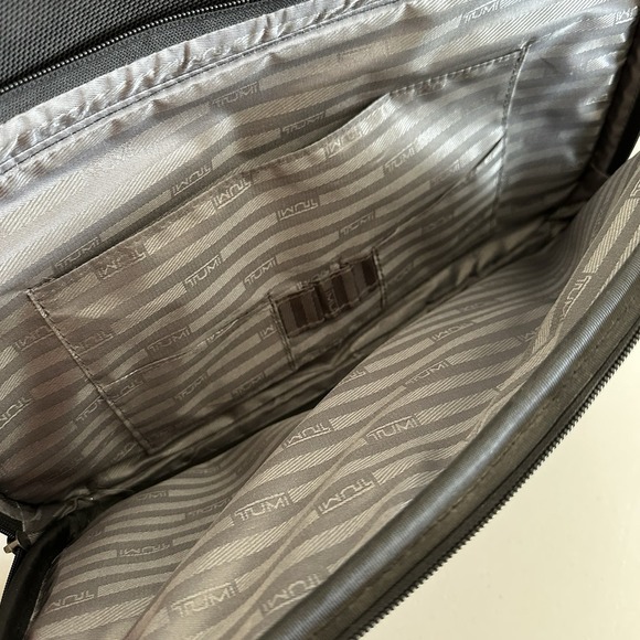 Tumi Laptop Bag Slim 15 Inch Black Ballistic Nylon Briefcase Work Travel - Picture 4 of 10